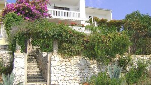 Unclassified image, 2 of 29, button - Holiday home Zdenka, (3431), Okrug Donji, hr (Okrug Donji)