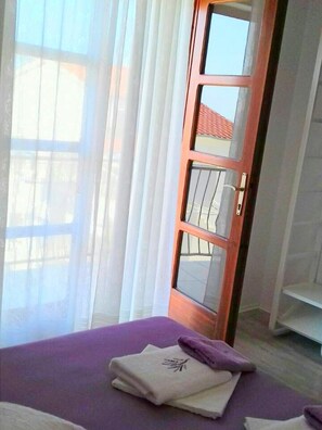 1 habitación, internet y ropa de cama 