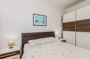 3 chambres, fer et planche à repasser, accès Internet, draps fournis