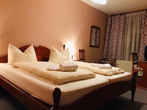 1 bedroom, premium bedding, desk, free WiFi - Haus Schlematal Hotel und Restaurant (Aue-Bad Schlema)