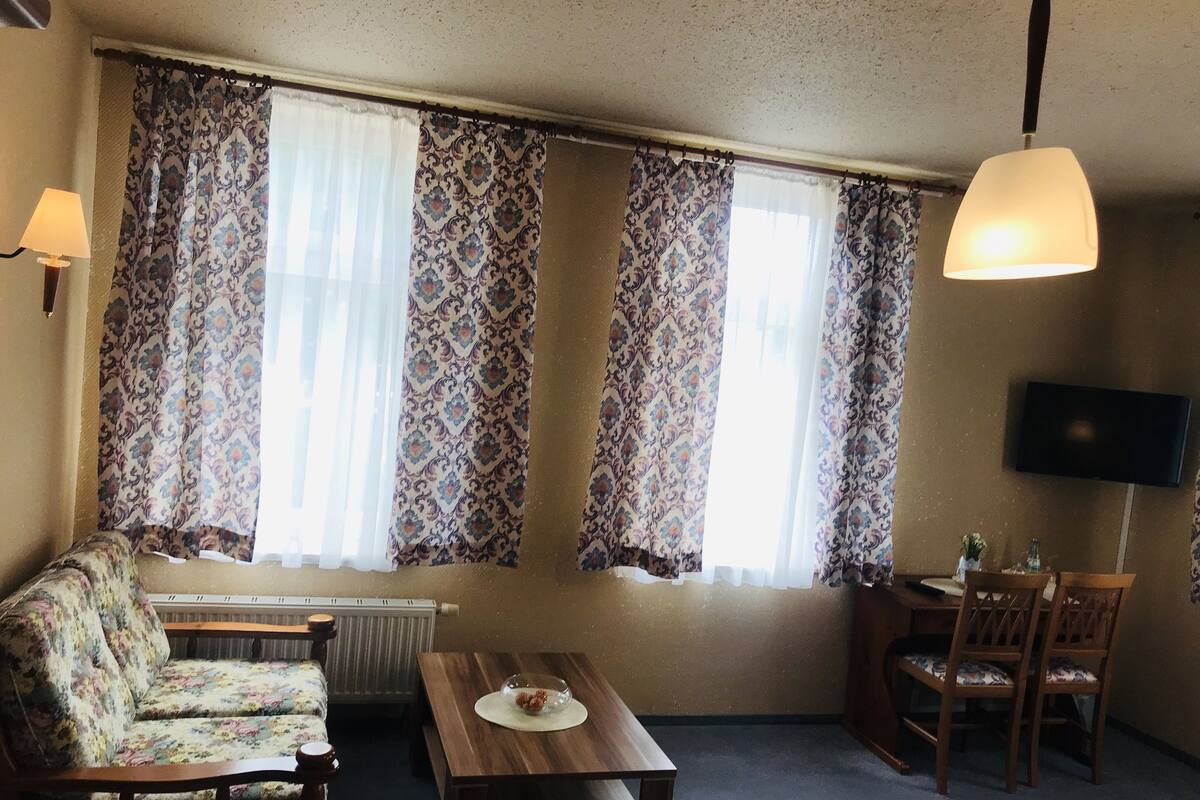 Twin Room | Television