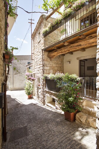 Maisons de pierre anciennes: Color'e Cielu