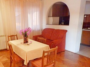 Dining - Apartments Ljubica, (12915), Kampor, hr (Kampor)