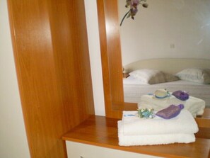 2 bedrooms, internet, bed sheets - Apartments Ljubica, (12915), Kampor, hr (Kampor)