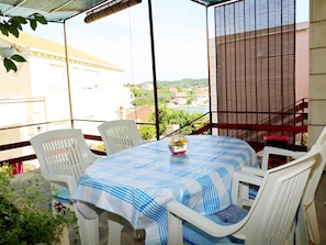 Outdoor dining - Apartment Ivan, (13124), Lumbarda, hr (Lumbarda)