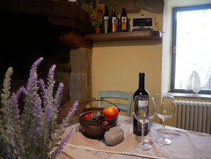 Dining - Chianti Holiday House, private jacuzzi up to 6 pax (Fietri)