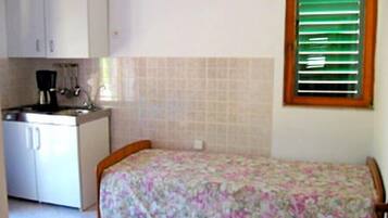 1 bedroom, internet, bed sheets