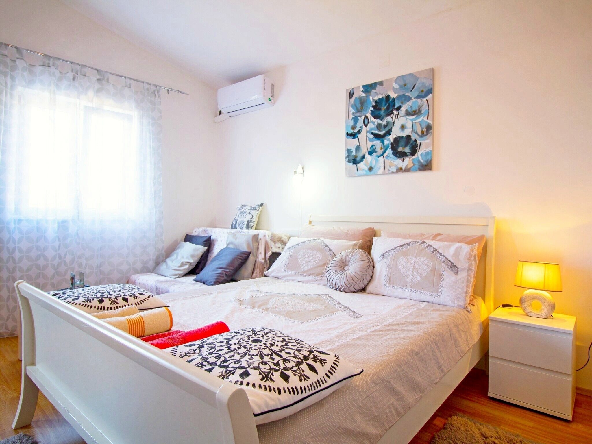 1 habitación, acceso a internet y ropa de cama 