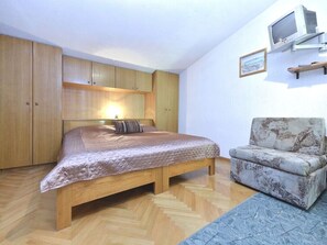 1 quarto, acesso à internet, roupa de cama