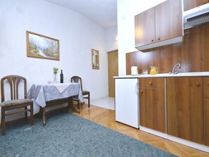 Fridge, cookware/dishes/utensils - Apartments Ana, (13812), Baška Voda, hr (Ba��ka Voda)