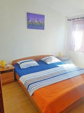 2 bedrooms, Internet, bed sheets