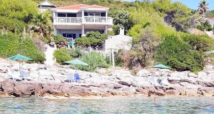 Apartments Ružica, (12859), Vis, hr