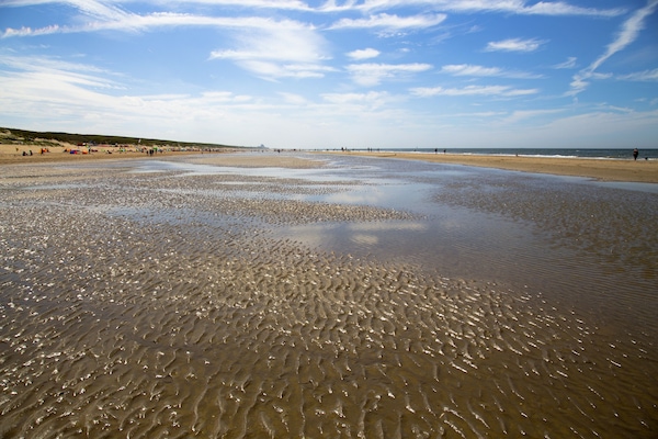 Nær stranden og solsenger