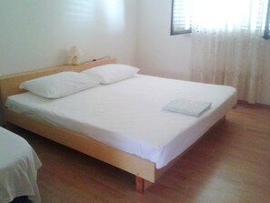2 Schlafzimmer, Bügeleisen/Bügelbrett, Internetzugang, Bettwäsche