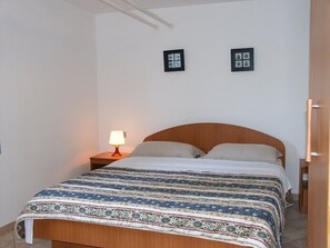 2 bedrooms, Internet, bed sheets