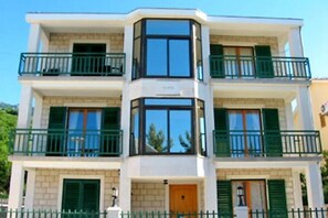 Exterior - Apartments Desiree, (10141), Orebic, hr (Orebic)