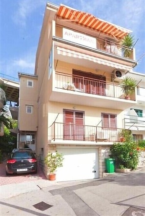 Exterior - Apartments Anesa, (13863), Podgora, hr (Podgora)