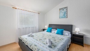 1 bedroom, internet, bed sheets - Apartments Marko, (12958), Funtana, hr (Funtana)