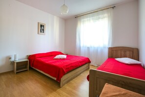 1 bedroom, iron/ironing board, Internet, bed sheets