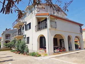 Exterior - Apartments and rooms Goran, (15862), Medulin, hr (Medulin)