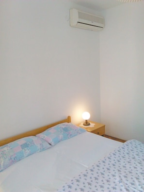 1 camera, accesso a Internet, lenzuola
