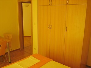 1 quarto, acesso à internet, roupa de cama