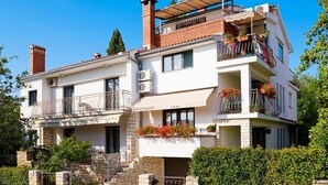 Unclassified image, 5 of 17, button - Apartments Ines, (1974), Rovinj, hr (Rovinj)