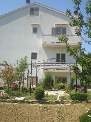Exterior - Apartments and rooms Josipa, (13906), Palit, hr (Palit)