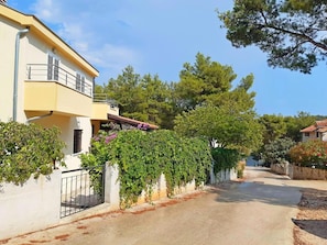 Property grounds - Apartments Deni, (12256), Osibova, hr (Osibova)