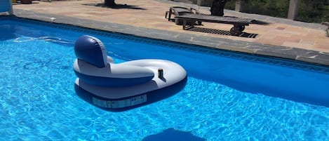 Piscine extérieure, piscine chauffée