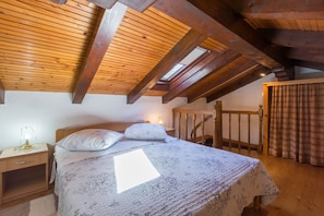 1 bedroom, iron/ironing board, internet, bed sheets