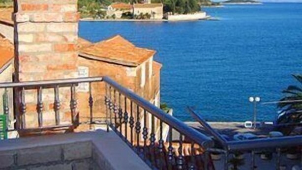 Property grounds - Rooms Nikola, (2698), Vis, hr (Vis)