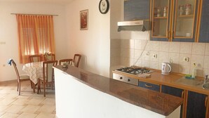 Private kitchen - Apartments Stipo, (15476), Povljana, hr (Povljana)
