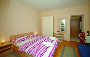 1 bedroom, Internet, bed sheets - Apartments and rooms Ljubica, (14352), Makarska, hr (Makarska)