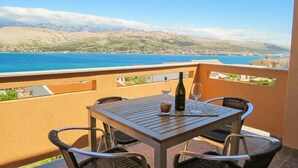 Outdoor dining - Apartments Katica, (12350), Pag, hr (Pag)