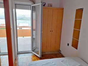 2 chambres, accĂšs Internet, draps fournis