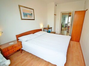3 habitaciones, acceso a internet y ropa de cama