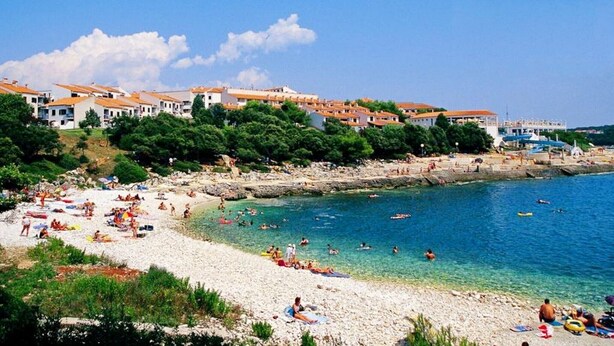 Beach nearby - Apartments Viktorija, (15748), Pula, hr (Pula)