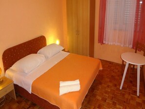 2 chambres, accĂšs Internet, draps fournis
