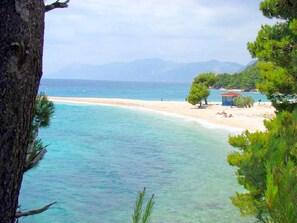 Beach nearby - Apartments Velimir, (13847), Makarska, hr (Makarska)