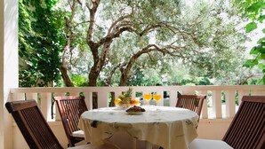 Outdoor dining - Apartments and rooms Tereza, (7864), Duce, hr (Duce)