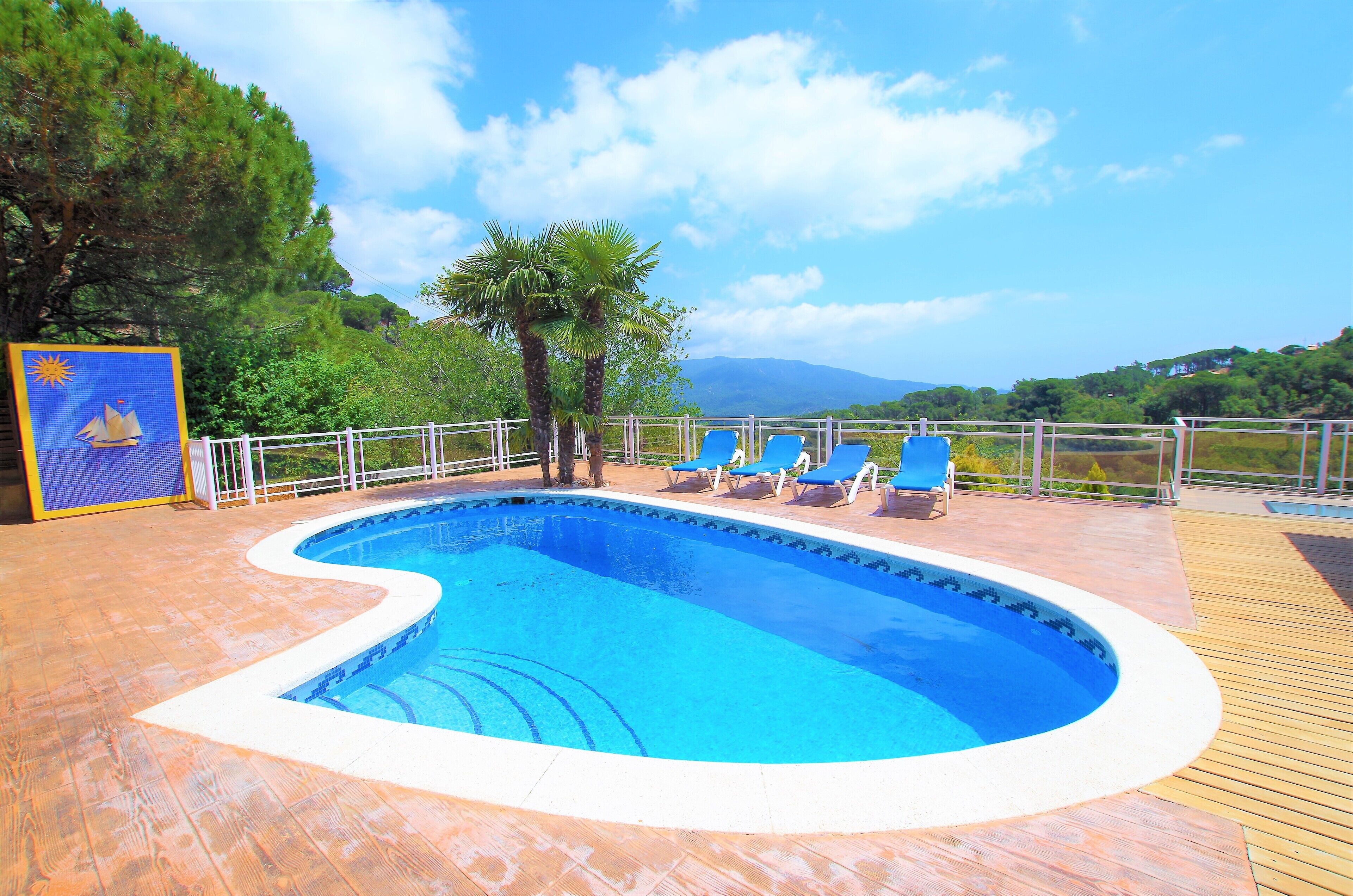 V&V LLORET-Villa Sunrise: incredible villa with private pool from 3km beach