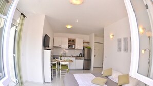 1 bedroom, Internet, bed sheets - Apartments Stefi, (14506), Njivice, hr (Njivice)