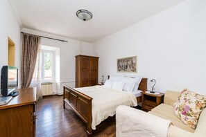 5 bedrooms, Internet, bed sheets