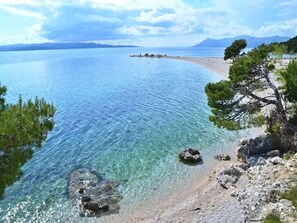 Beach nearby - Apartments Jela, (15070), Makarska, hr (Makarska)