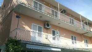 Unclassified image, 4 of 17, button - Apartments Jela, (15070), Makarska, hr (Makarska)