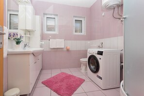 Een douche, een haardroger