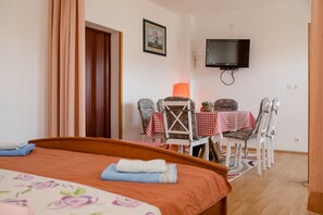 1 bedroom, iron/ironing board, Internet, bed sheets