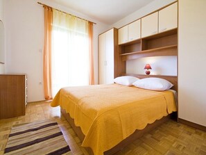 6 habitaciones, internet y ropa de cama 