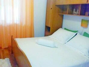 4 chambres, fer et planche Ă repasser, accĂšs Internet, draps fournis